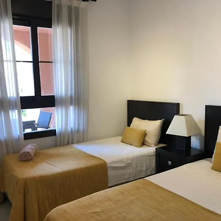 1197: 3 Bedroom Grd Floor Hacienda Del Sol * Estepona