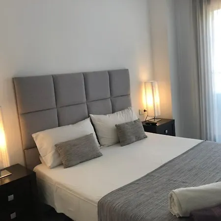1197: 3 Bedroom Grd Floor Hacienda Del Sol * Estepona