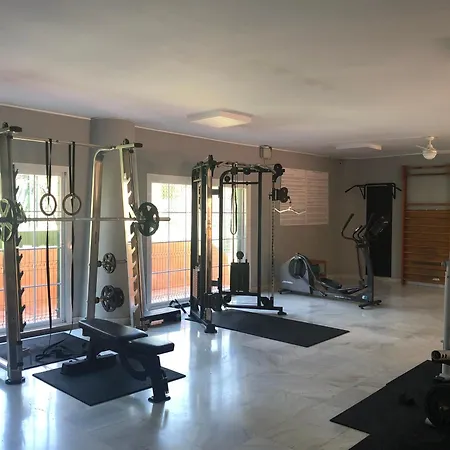 1197: 3 Bedroom Grd Floor Hacienda Del Sol Estepona